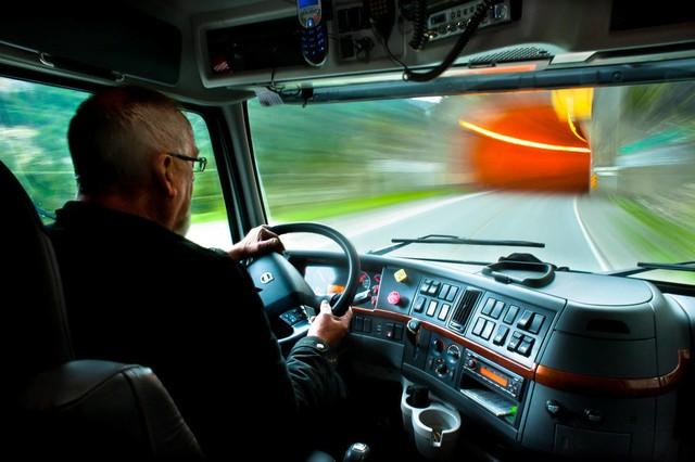 卡车驾驶难度很高吗,如何驾驶卡车
