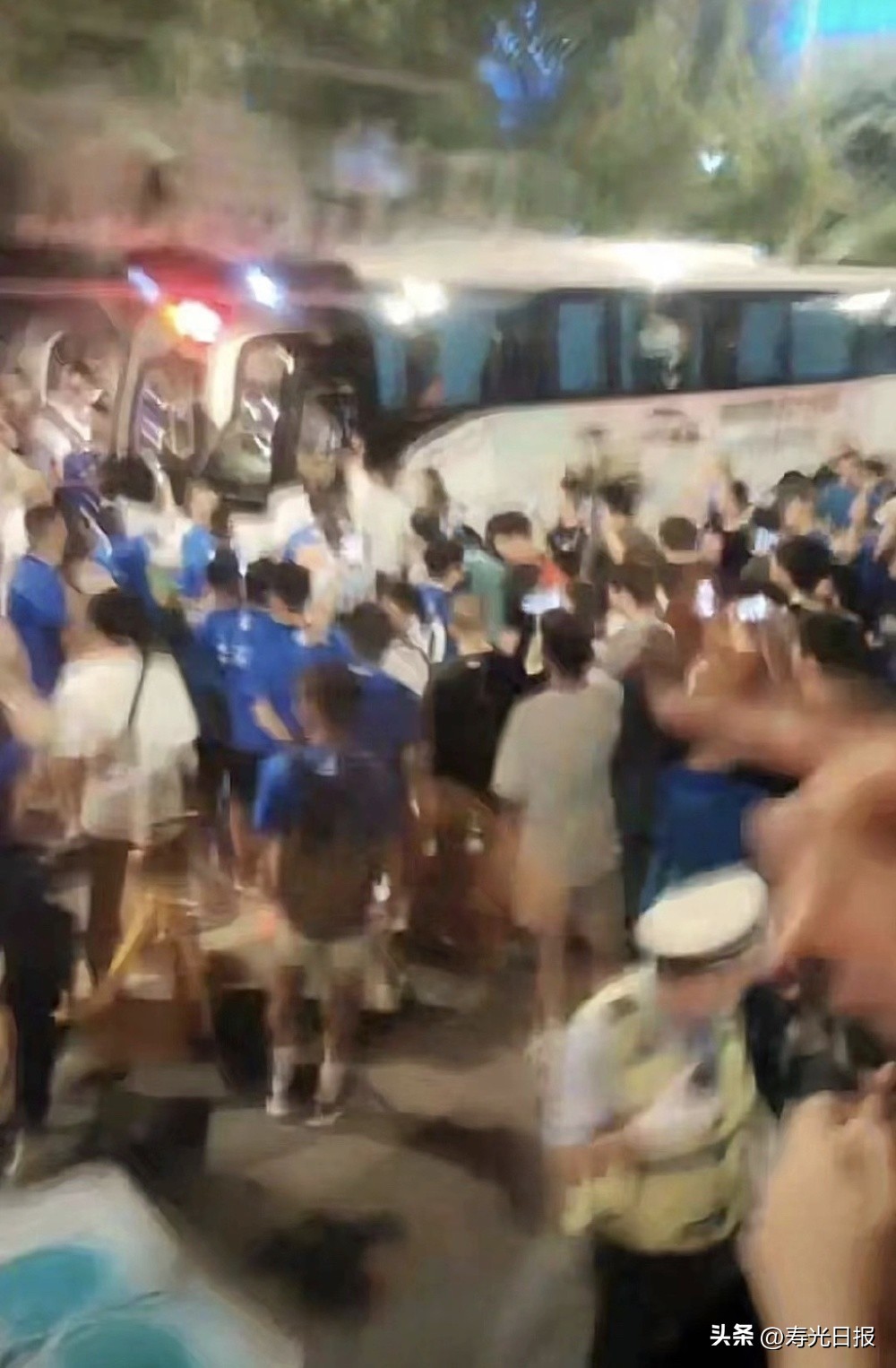 三镇球迷围堵泰山球迷完整视频,三镇球迷围堵泰山球迷后续