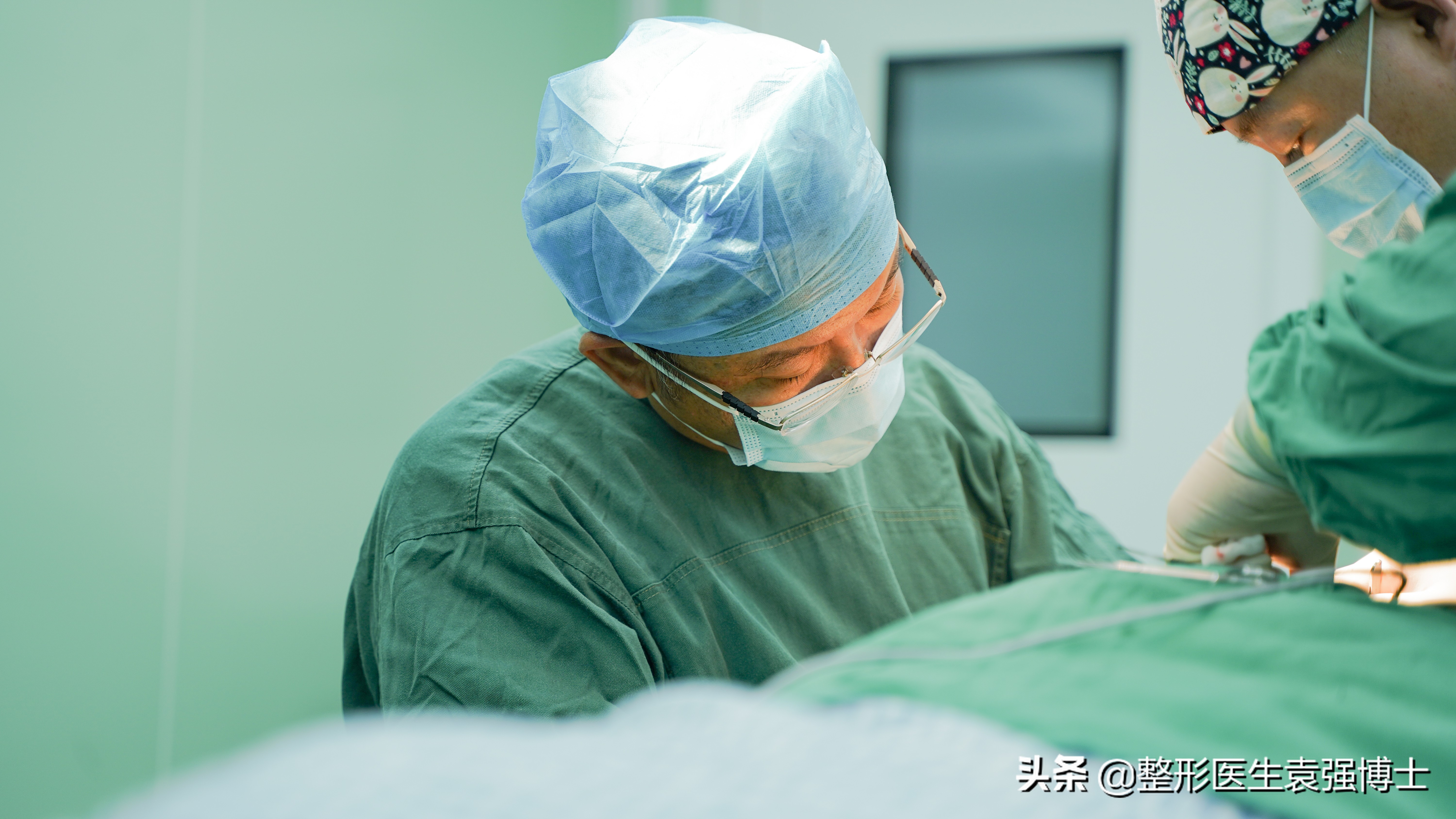 亲身经历拉皮手术5年后加速衰老,54岁姐姐分享大拉皮术后恢复历程