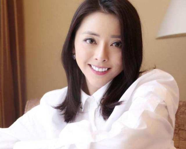 明星做烤瓷牙变凸嘴,明星烤瓷牙凸嘴