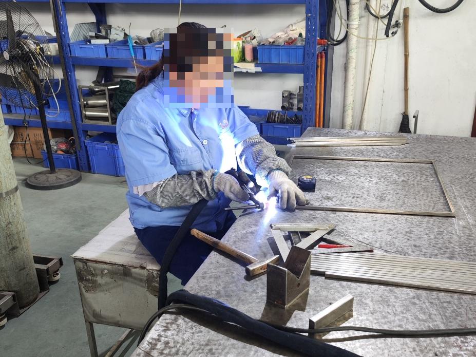 电焊工被拘留,电焊工无证操作处罚的依据是什么