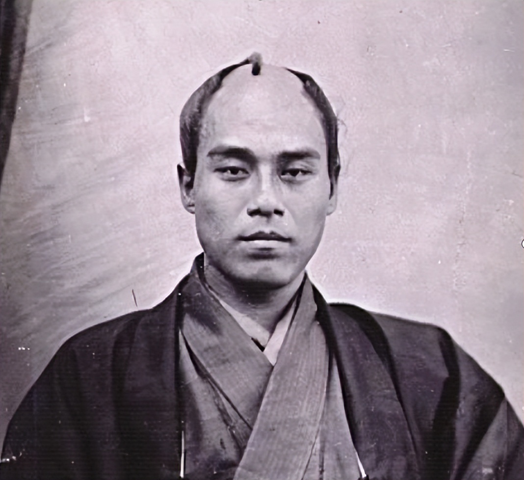 印在日本纸币上的人,印在日本纸币上的男人