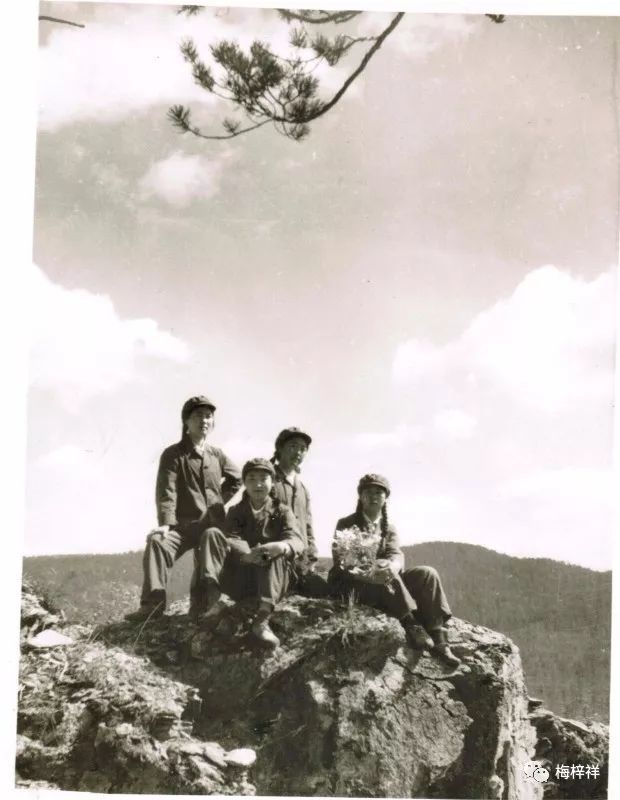 战友作品:“北极”女兵(黄爱明)梅梓祥