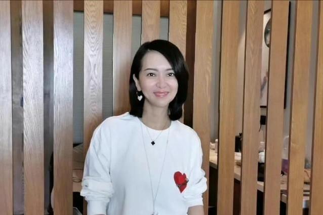 黎兵妻子甘萍现状,甘萍与黎兵现居成都吗