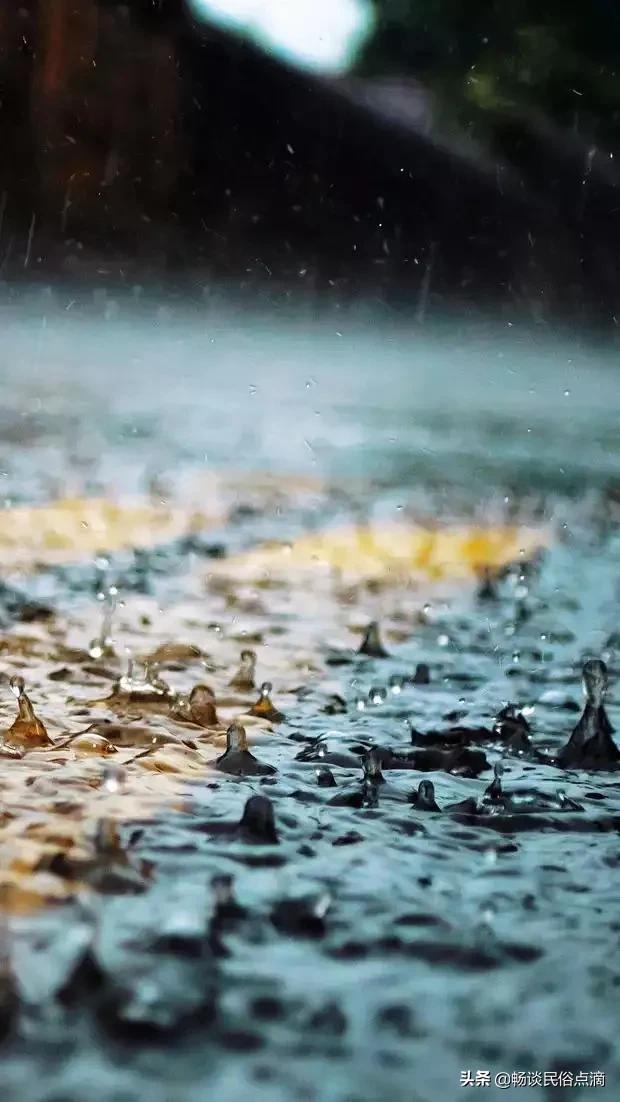 俗语：“三月怕三七，四月怕初一”，四月初一到了，有什么可怕的