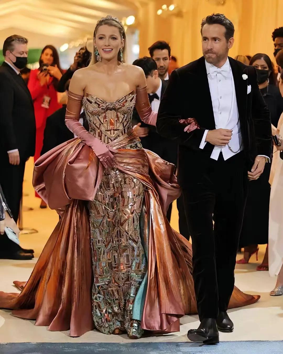 谷爱凌2019穿抹胸裙,谷爱凌穿白色长裙