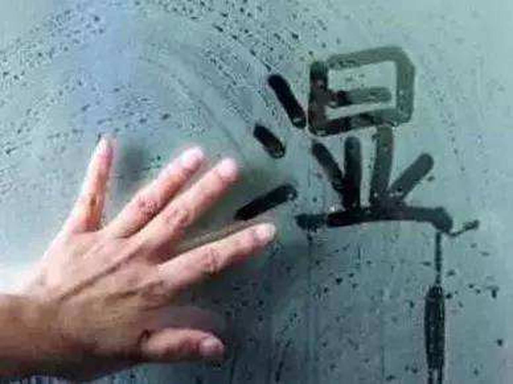 夏天老是感觉身体湿热怎么回事,夏天湿热和炎热哪个更热