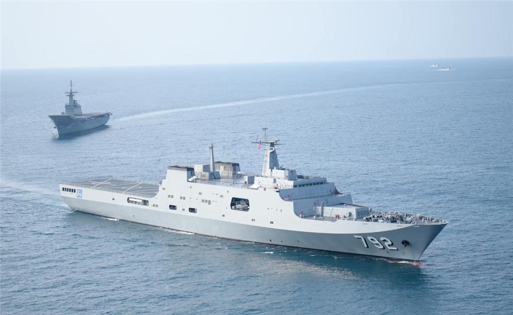 两栖登陆舰泰国,中国建造的泰国海军补给舰