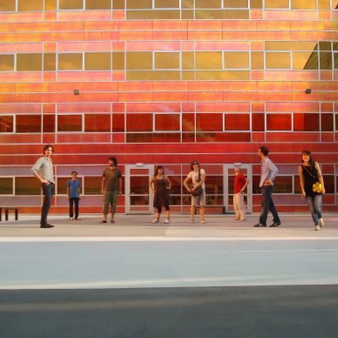 香港长大，留学英国荷兰，Foster工作回国创业，用可持续逻辑设计