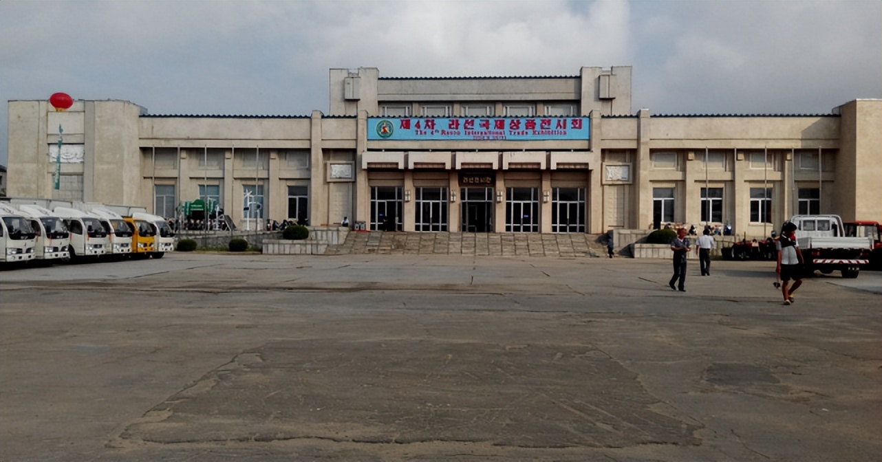 朝鲜街头汽车为什么那么少,朝鲜街头都有什么车