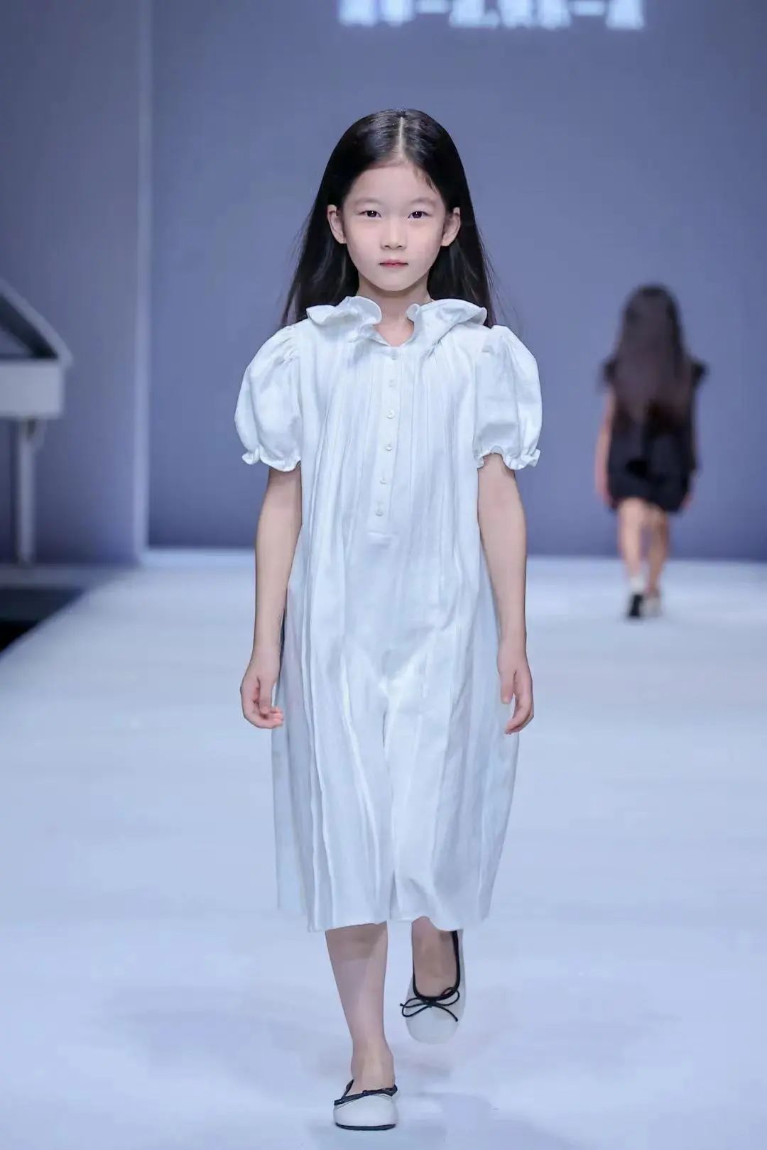 “铁皮青蛙”玩起来！|AW23童话小镇童装报名开启！