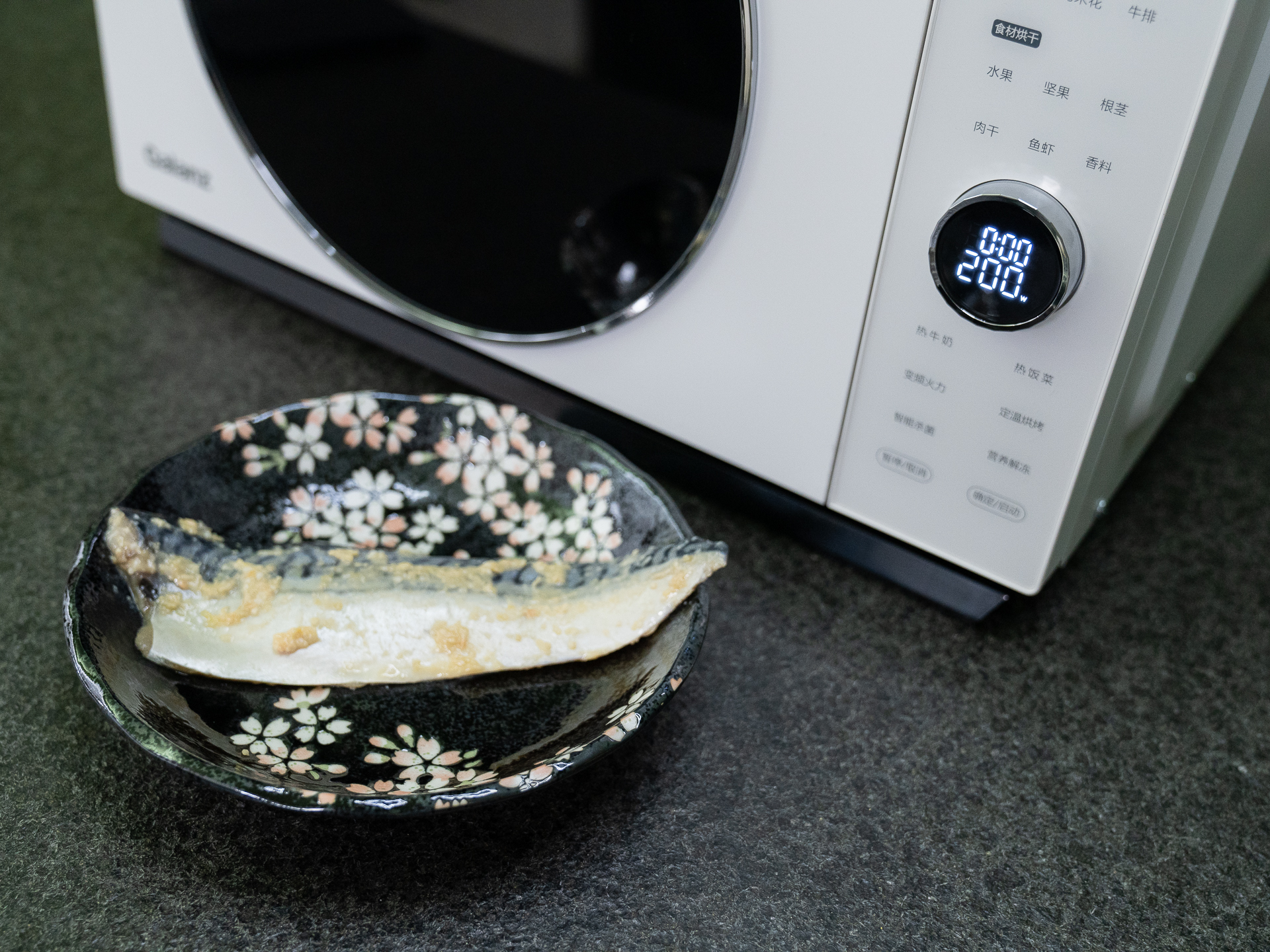 一专多能，美味无穷，格兰仕DR空气炸微波炉值得入手吗？