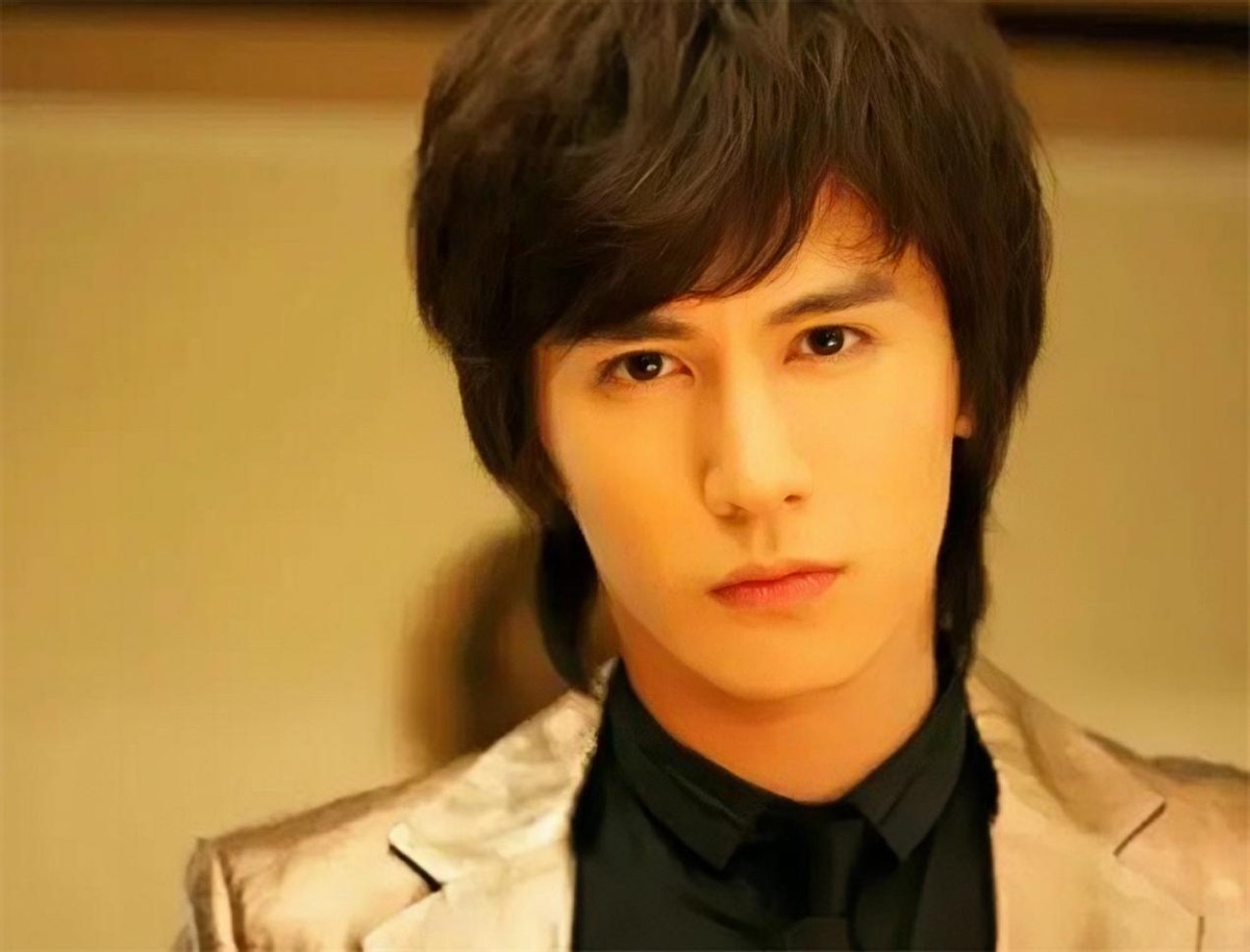 张伦硕钟丽缇结婚几年,钟丽缇嫁小12岁张伦硕