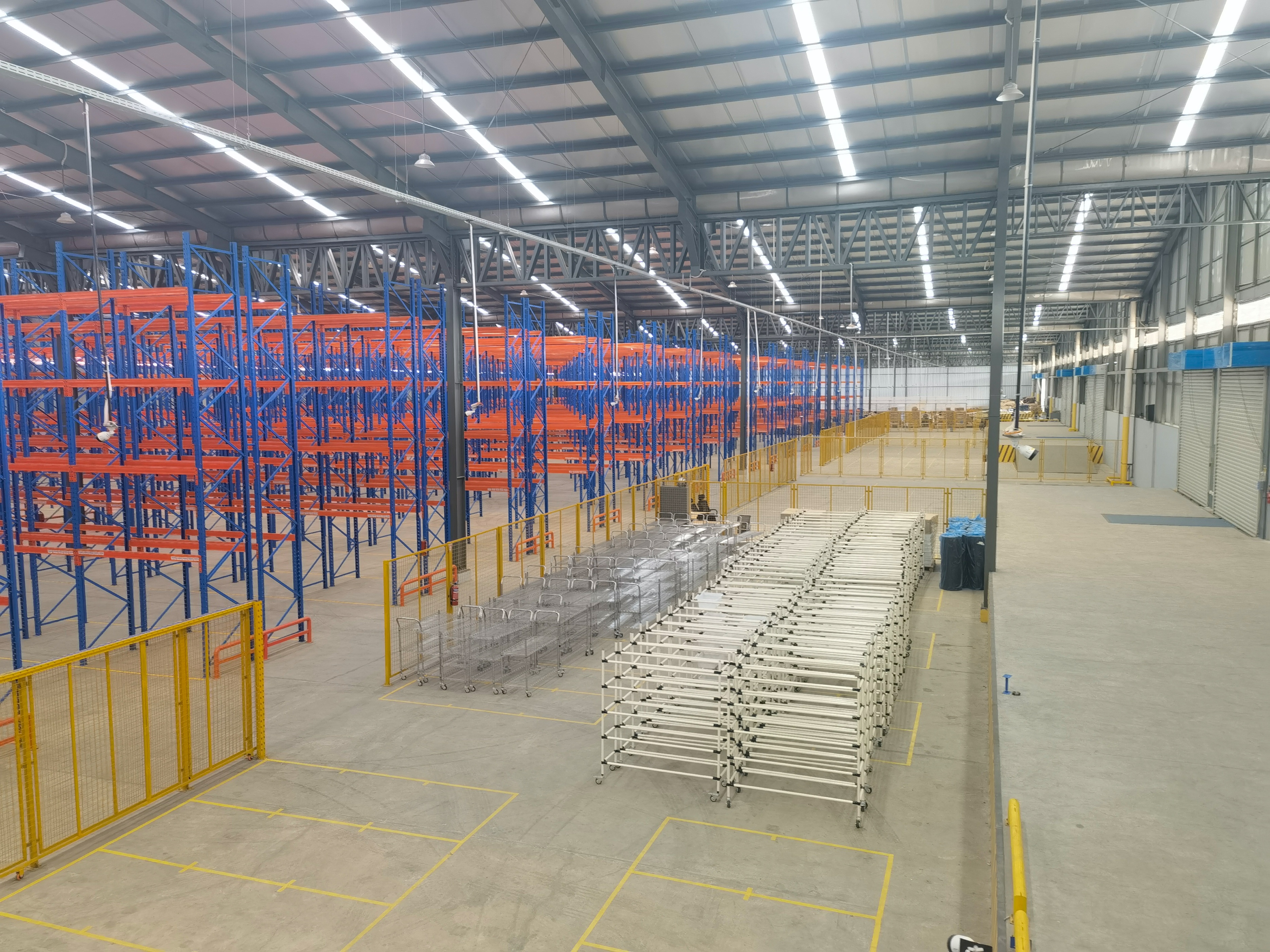 印尼跨境电商是选择专线小包还是海外仓一件代发？