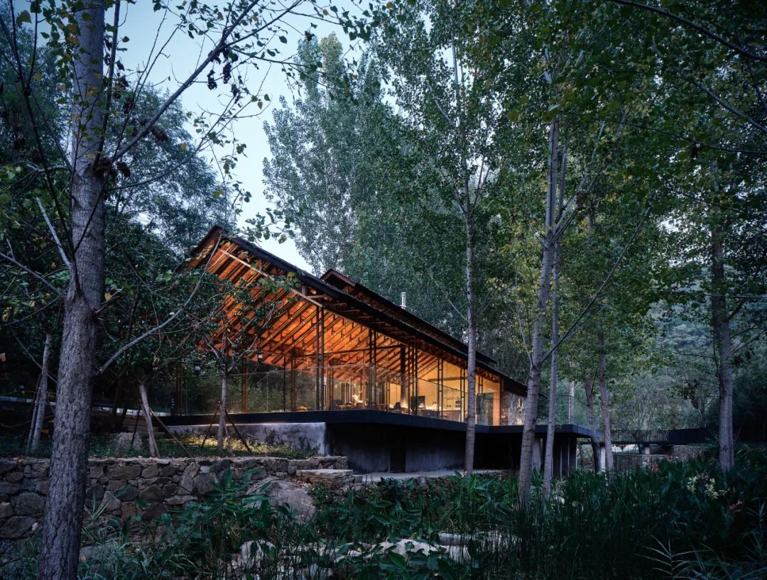 农村自建石头房,农村深山石头房