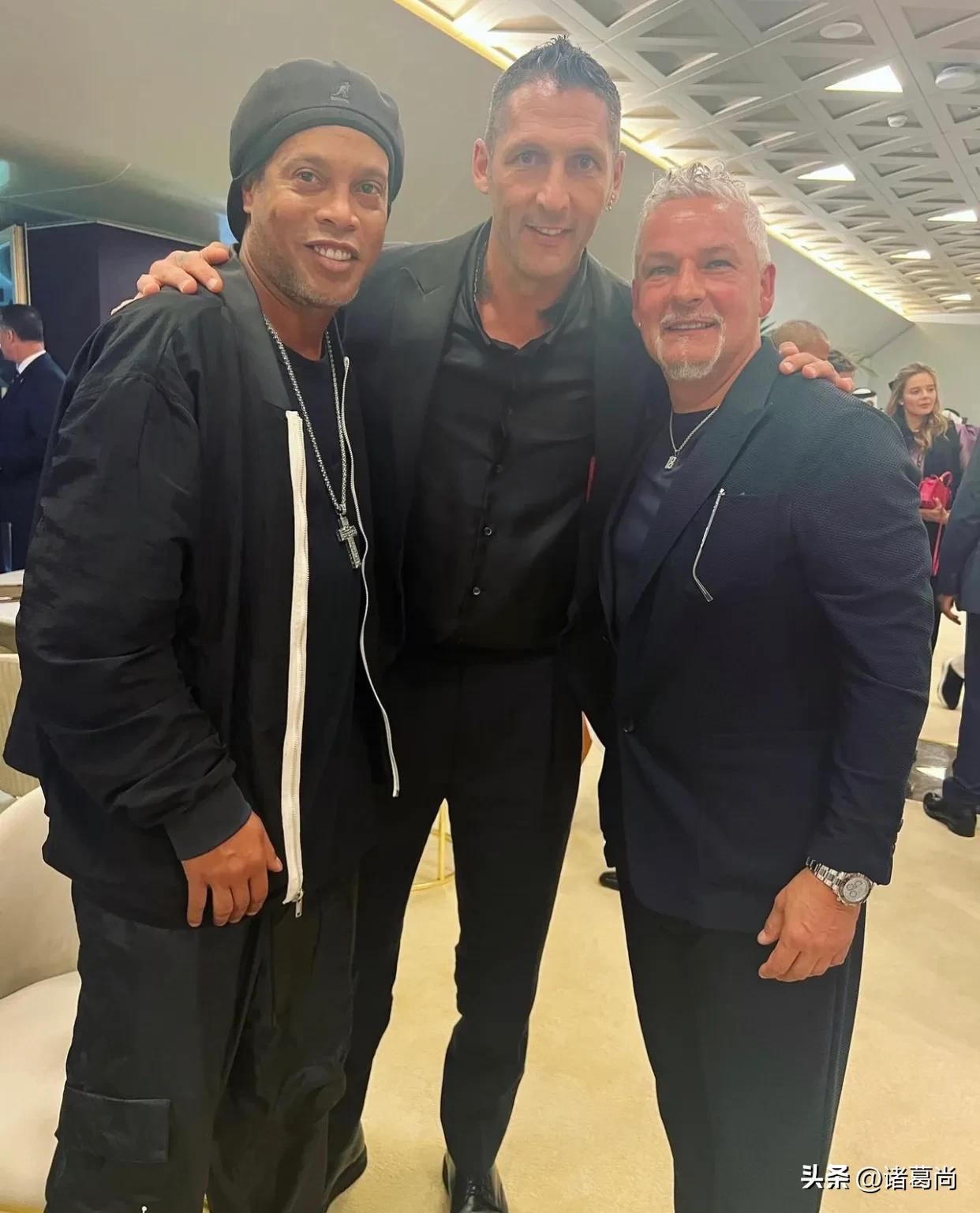 曾经的男模军团，意大利世界杯球服变革