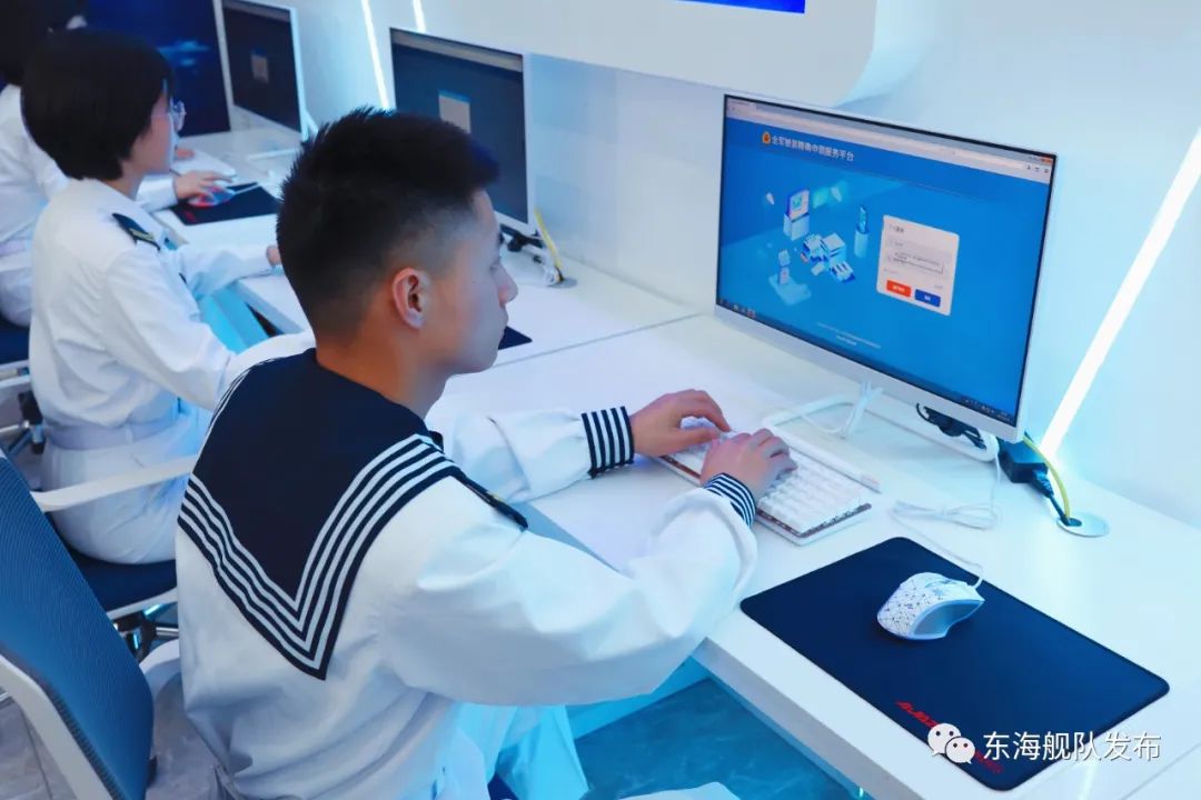 部队被装开箱,部队被装