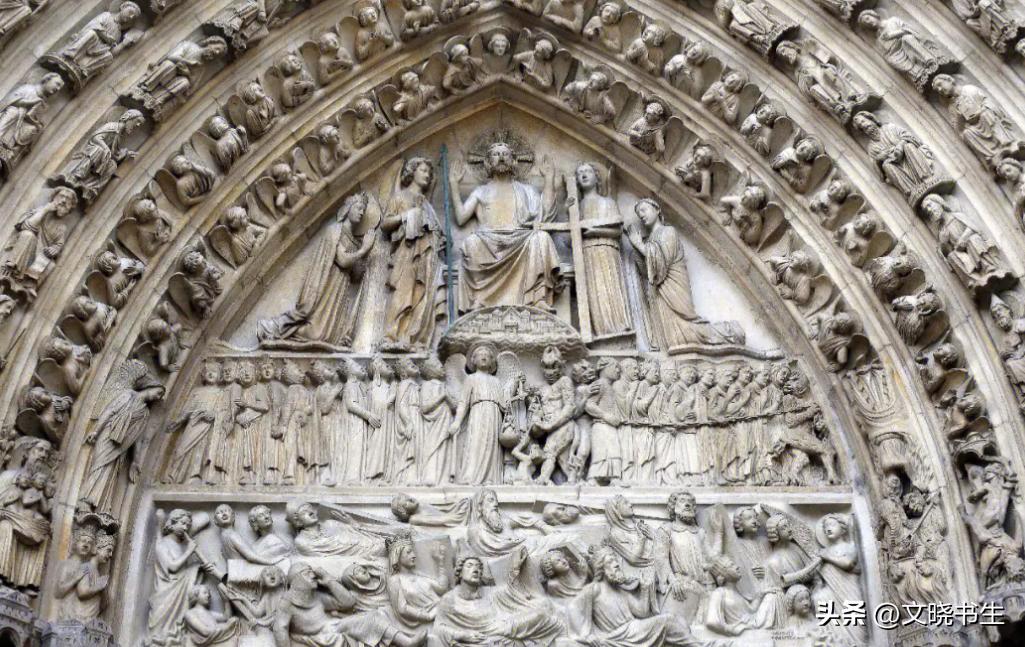 哥达王朝时期的宫廷艺术中，何种艺术形式受到最多的宠爱和赞赏