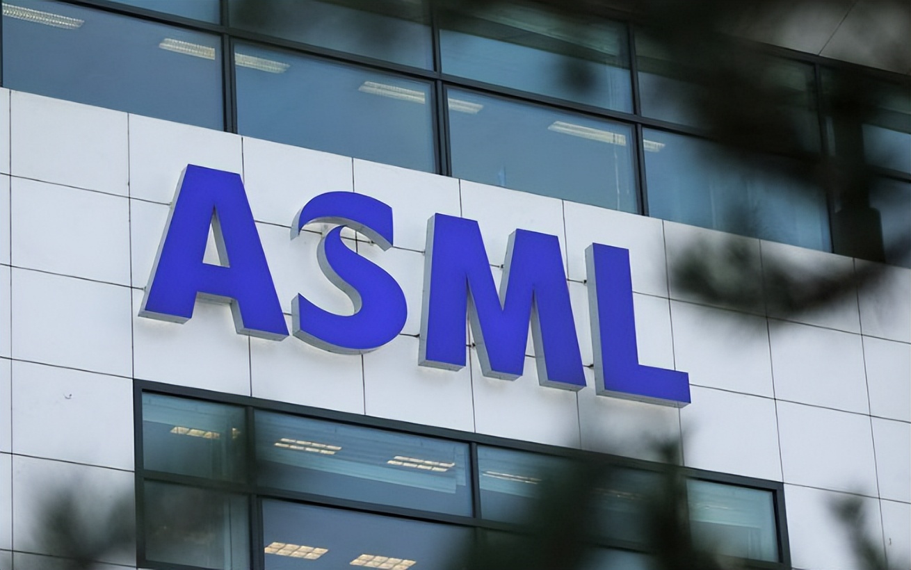 荷兰关于光刻机表态,荷兰两大光刻机巨头集体行动