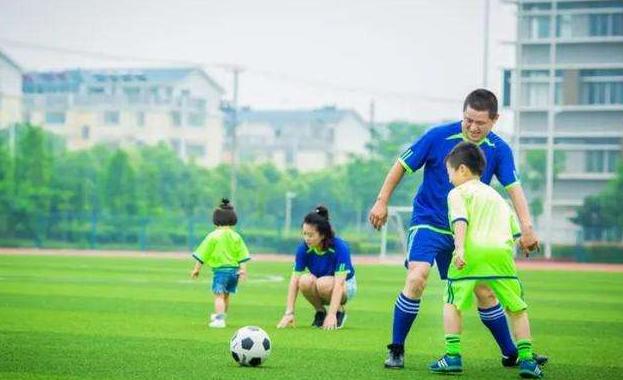 海淀妈妈提议足球纳入高考原视频,足球纳入新高考