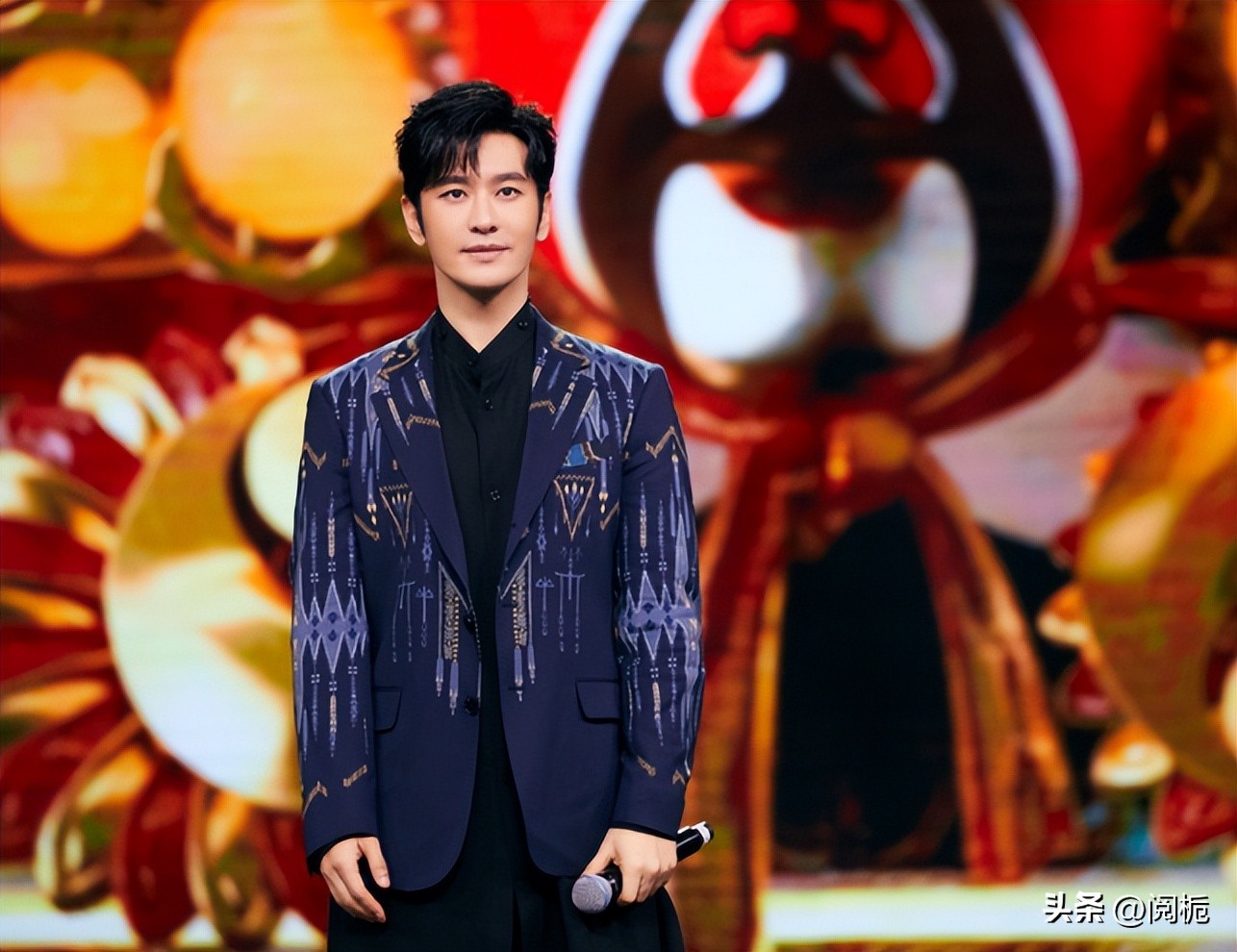 离婚不到一年，吃完黄晓明“红利”的杨颖，又回到了她的“怪圈”