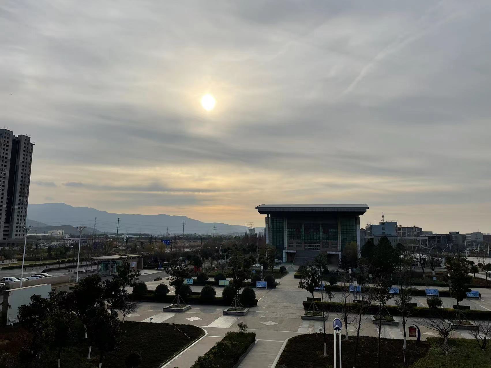 开学第99天：信息通用加物理热门话题巧翻译