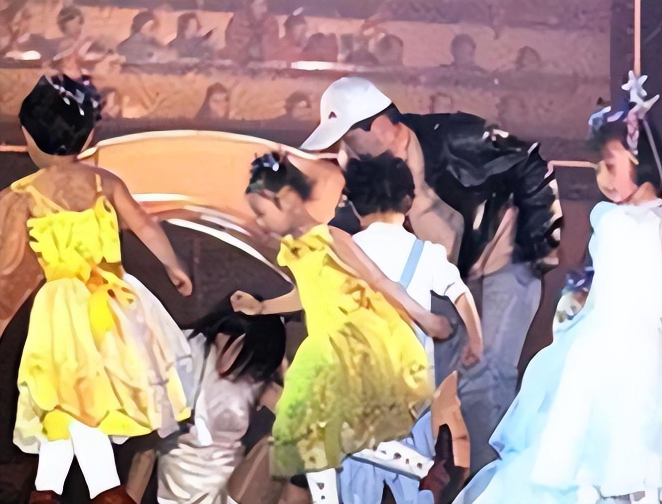 “亲日辱华”顶风作案的赵薇，遭到全网封杀，不再被世人所原谅