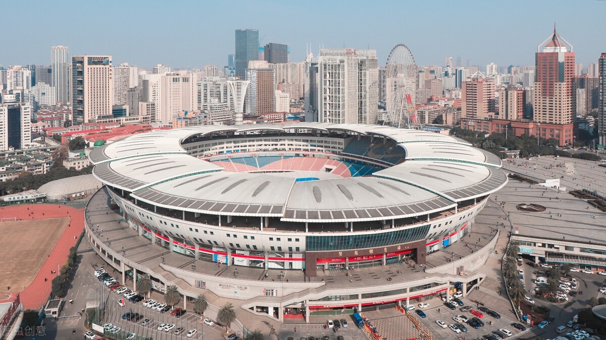 基础和体系薄弱，怎么利用现有资源搞好足球，专业的人干专业的事