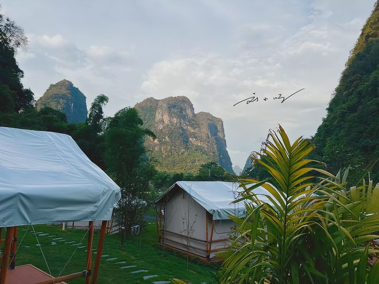广西桂林的“网红帐篷酒店”，住在星空下，一晚上千元还供不应求
