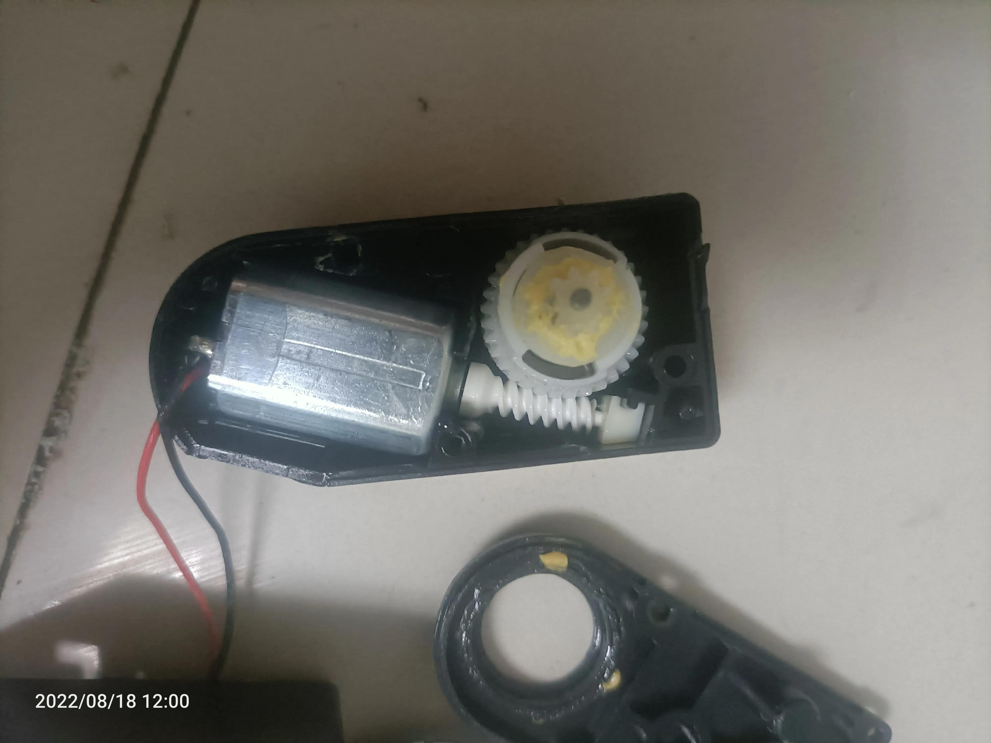 拆卸智能马桶盖的视频,智能马桶维修翻盖电机怎么拆卸