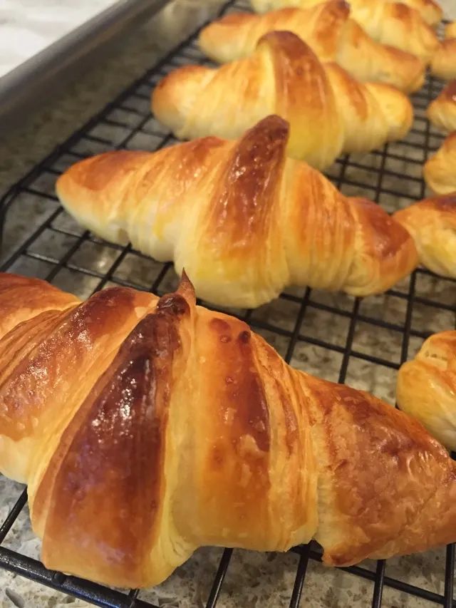 法式可颂羊角面包的做法,羊角面包和可颂区别是什么