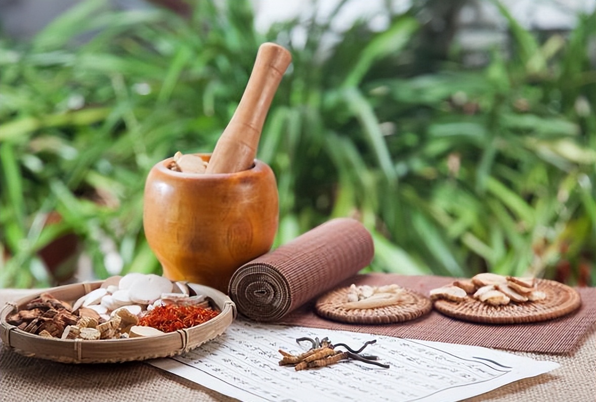 出汗多还怕冷？体内有热又有寒，中医一方阴阳平衡，暖身止汗！