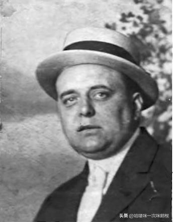 妻子将情人藏在阁楼10年未发现,妻子出轨把情人藏在阁楼十年