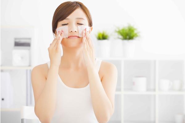 长斑的皮肤很暗沉怎么办,40岁皮肤暗黄有斑是什么原因