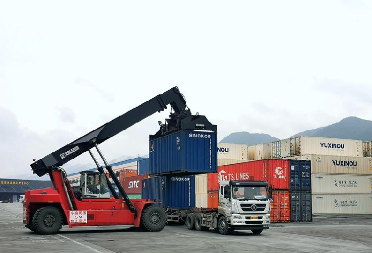 一公司买车并取得铁路提单，向中外运公司提货被拒，原因是什么？