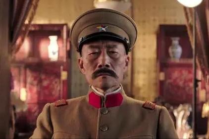 国内赚钱国外花、玩弄感情只生娃...这4位老狐狸的尾巴藏不住了？