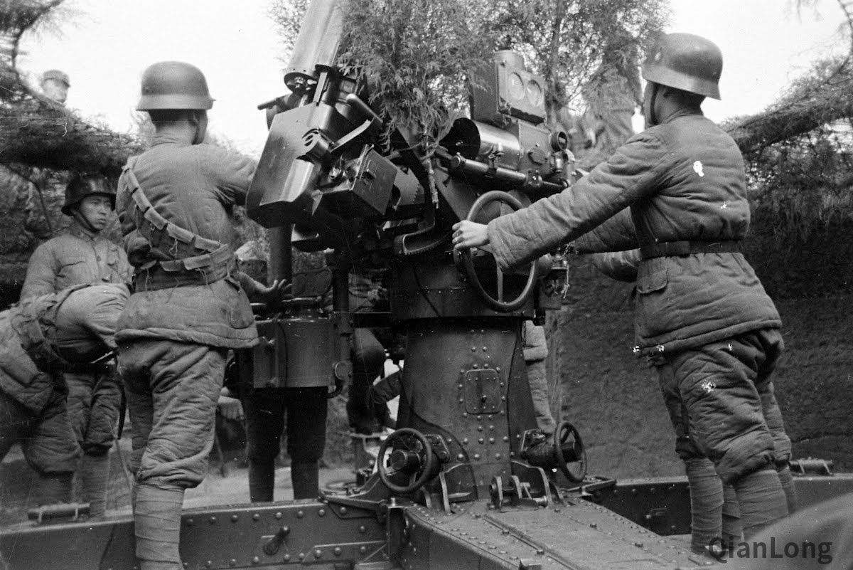 胡奇才突遭敌机轰炸,不怒反喜:我军赢定了