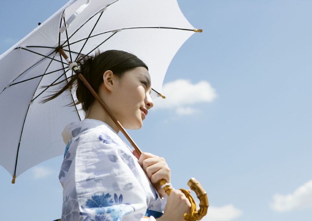 “逼良为娼”还是“自愿下海”？AV行业是如何压迫日本女性的？