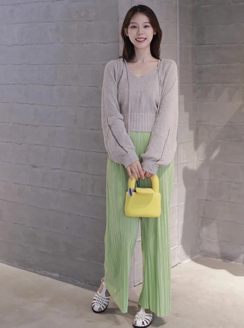 今年流行爆款裤子空调裤,夏天爆款薄裤子