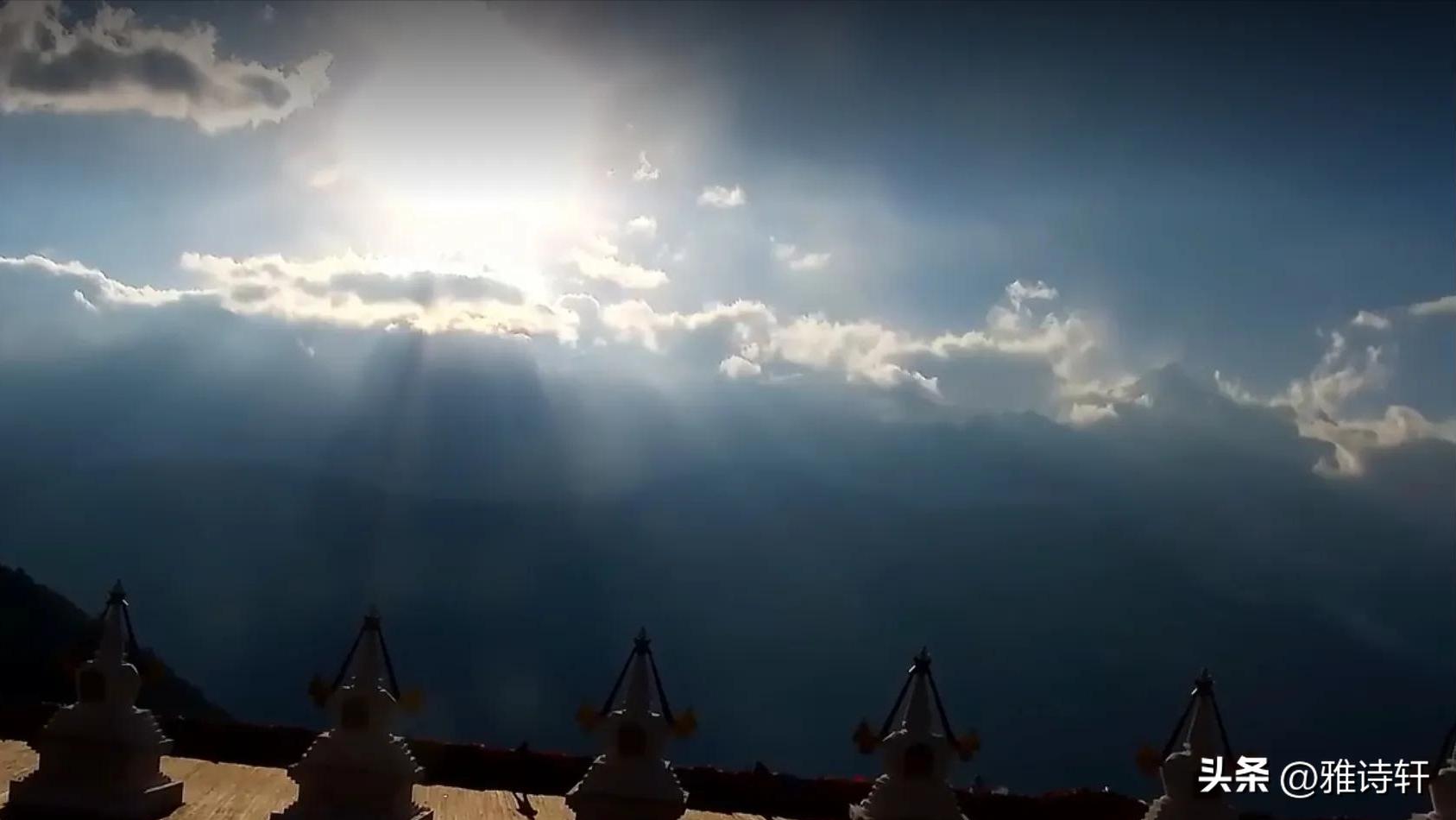 足不出户看大美云南,看到梅里雪山主峰卡瓦格博峰真美