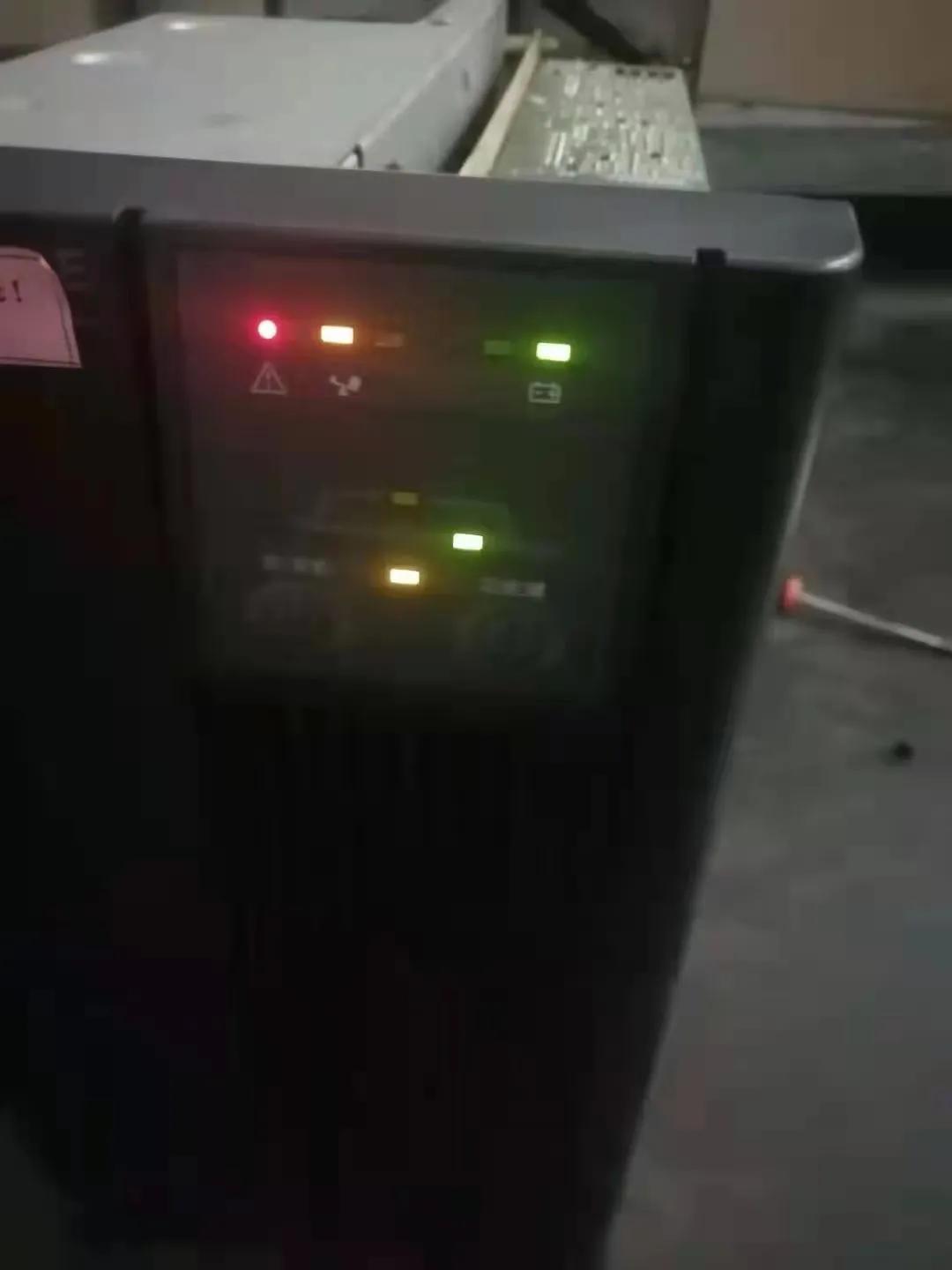 山特ups显示通讯线故障,山特ups电源主机故障维修视频