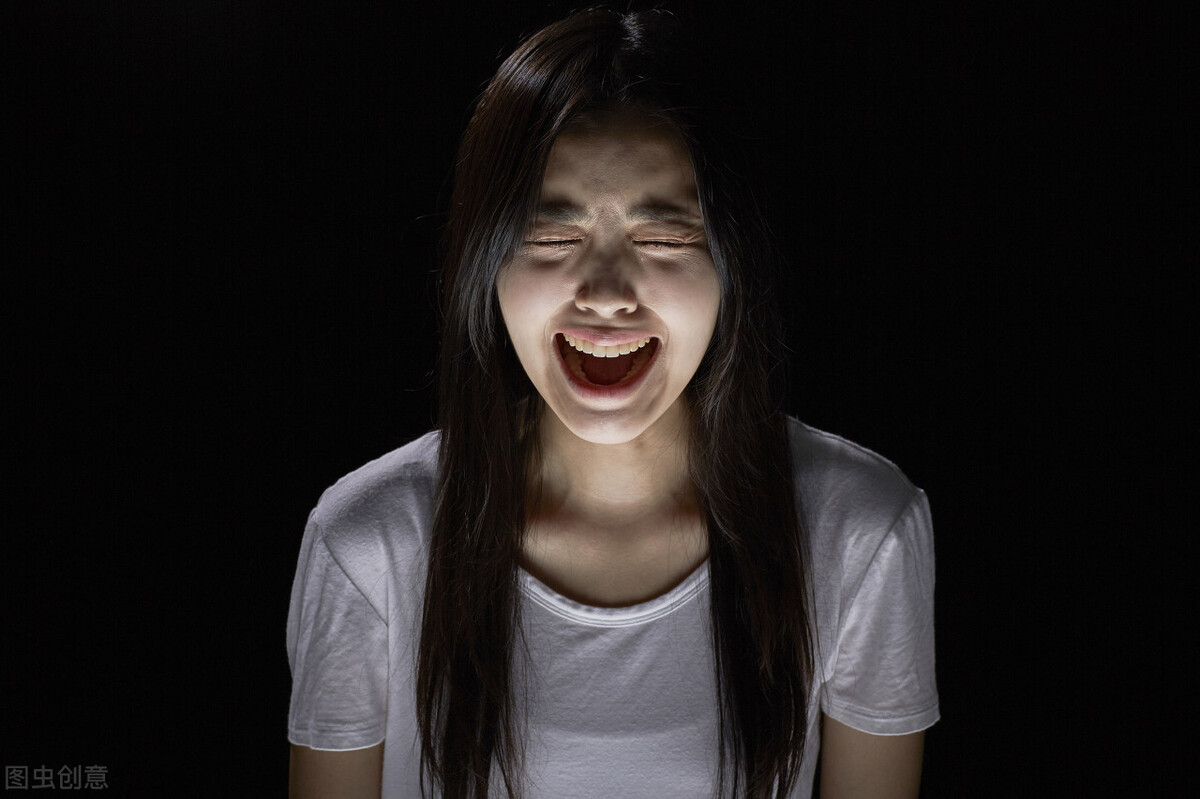 人伤心为什么会哭会掉眼泪,人为什么会在哭时掉眼泪