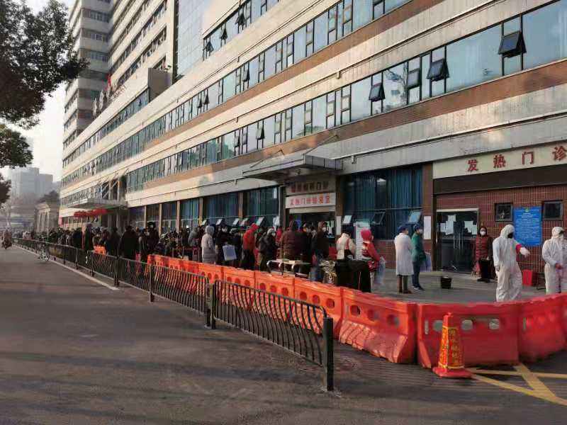 日本放开新冠防控后怎么样了,日本放开疫情管控后果怎样了