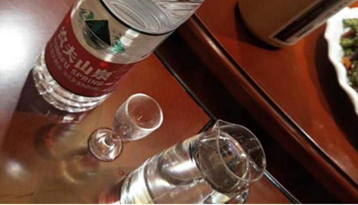 喝酒容易醉教你3招想醉都难,看完这三招喝酒绝招保证你的酒量