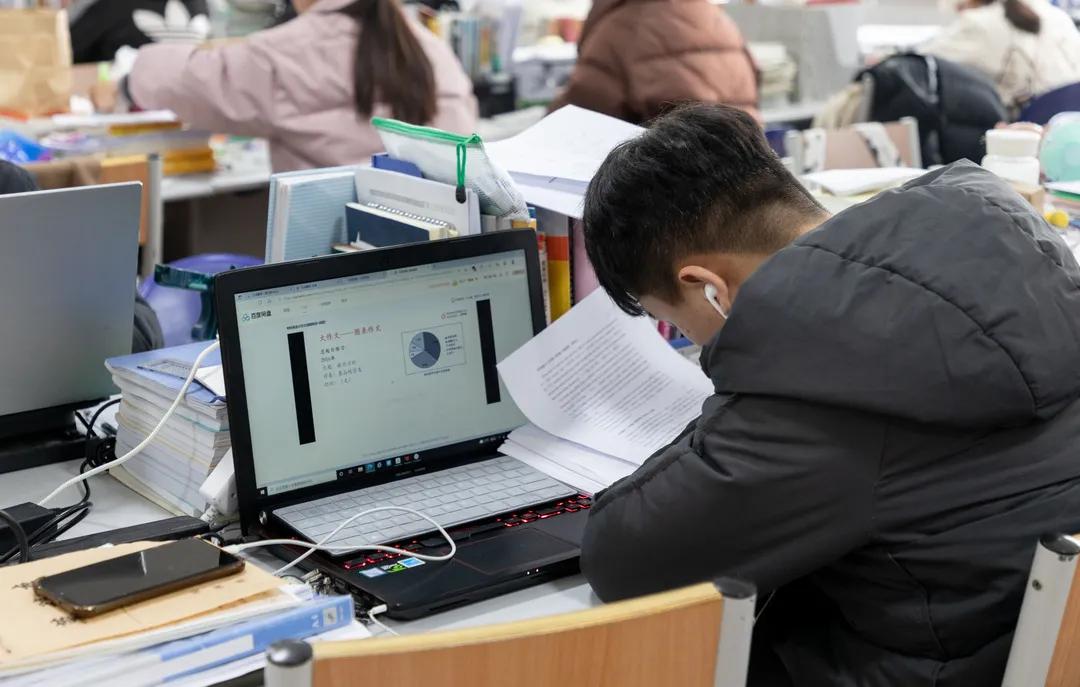 愿你以梦为马不负韶华考上大学,愿同学们以梦为马金榜题名