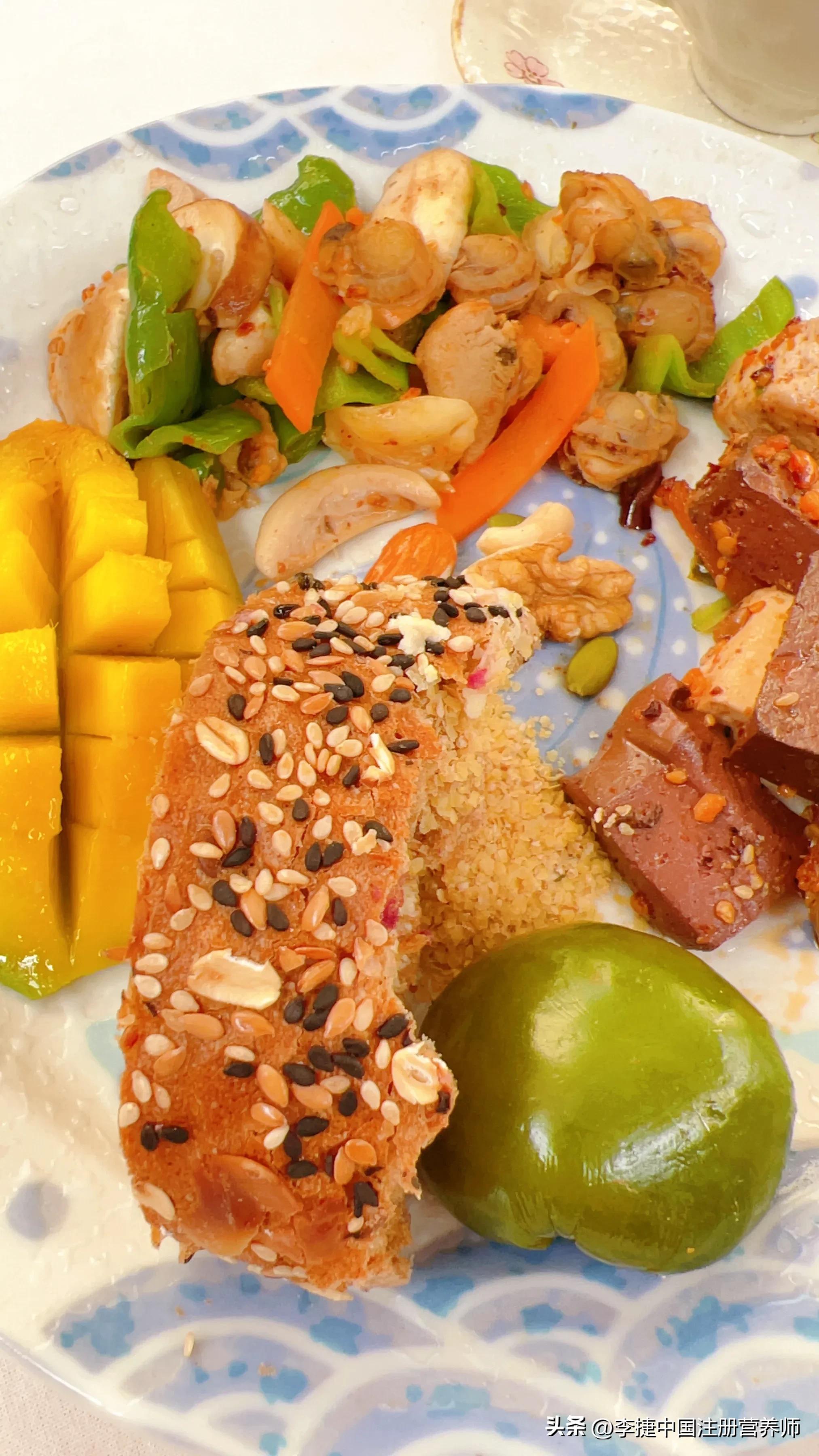 你知道从膳食中能吃进去多少毫克锌吗？你和家人吃的锌达标了吗？