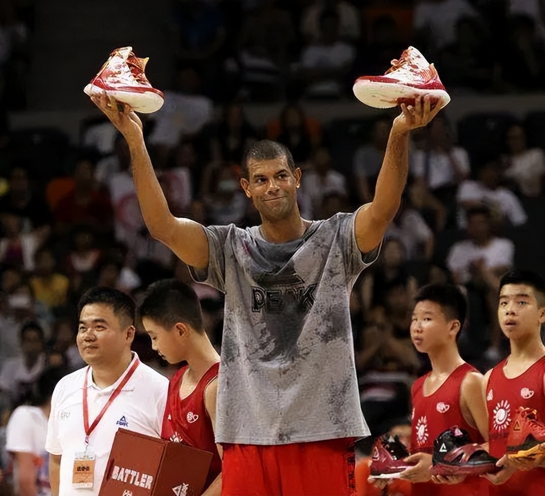 维金斯为什么要代言匹克,维金斯怎么不穿匹克的鞋了