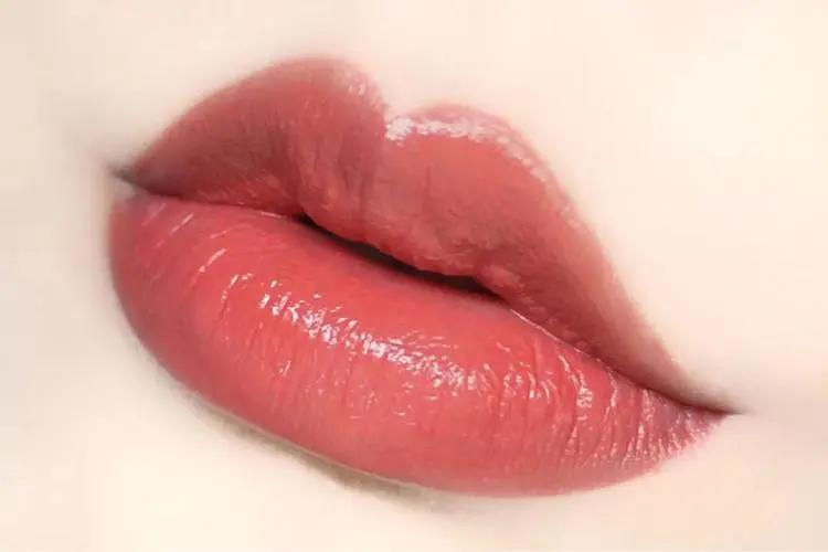 新手如何化妆自然不卡粉,新手如何化妆出无瑕零毛孔的皮肤