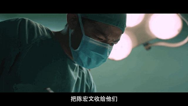 白衣天使无所畏惧负重前行,白衣天使不顾自己的安危