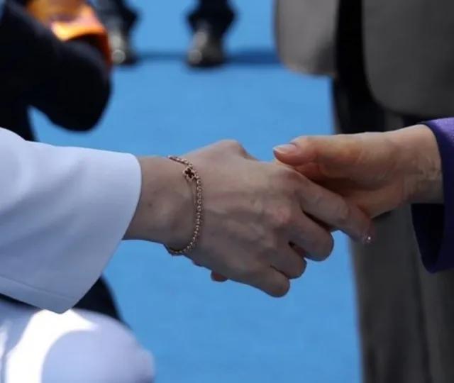 韩国第一夫人金建希的衣品,韩国第一夫人金建希西装